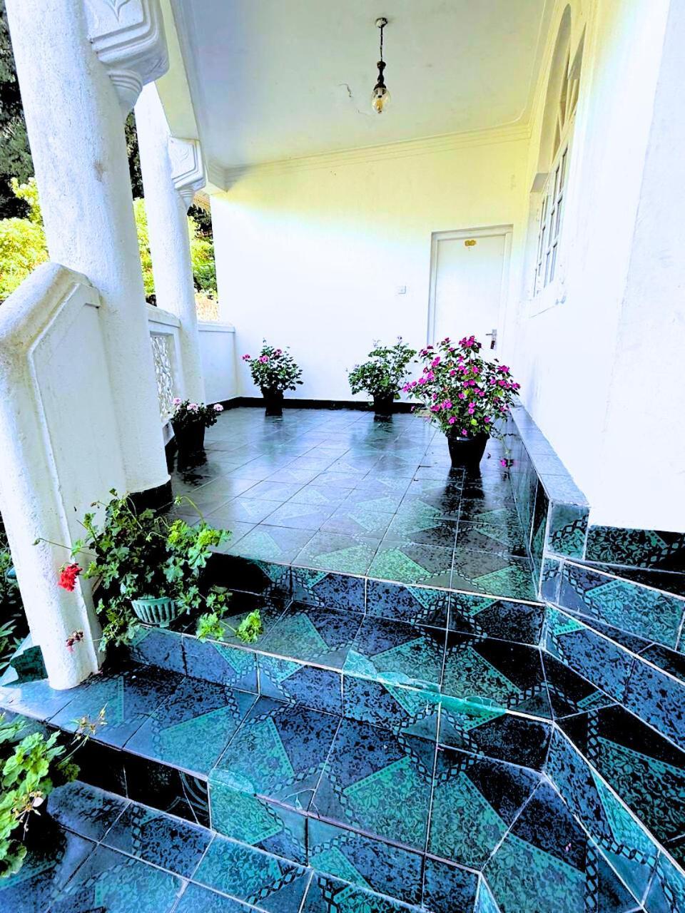 Notre Dame D'Arcadia Hotel Nuwara Eliya Exterior photo